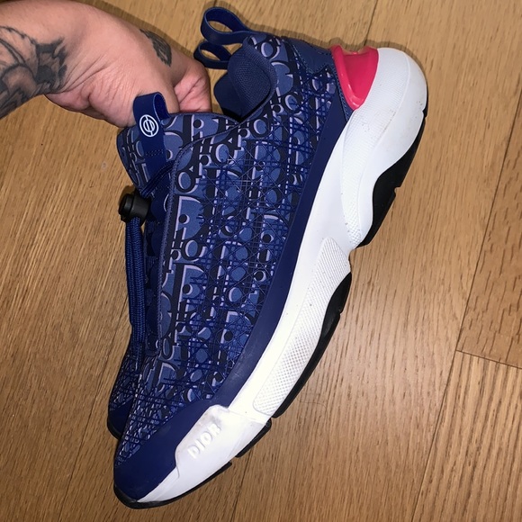 Men sneakers (only been wore a couple times) the price is my set price. - Picture 3 of 7